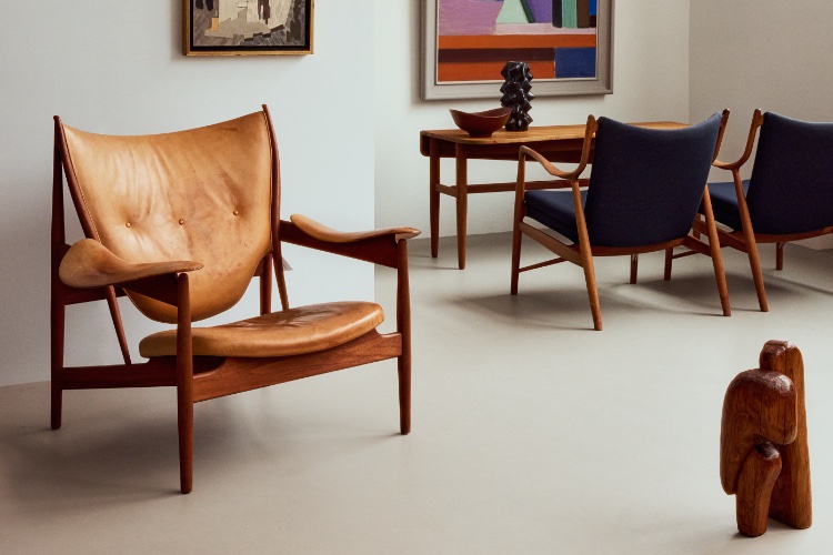 【中古】 ちょきんのすきなぞうさん / ブリッジス，ウィリアム 作 Bridges，William Chieftain Chair” from Finn Juhl's adopted son – Bruun Rasmussen