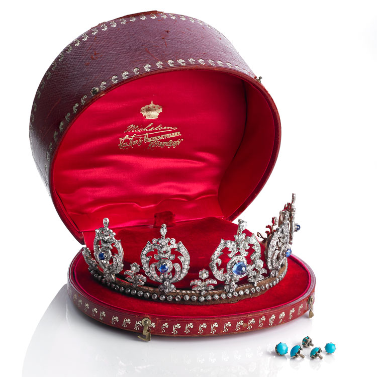 Princess Thyra's Sapphire Tiara and Other Royal Jewellery at – Bruun Rasmussen Auctioneers